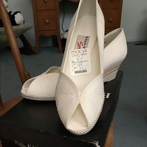 Vintage NEW in box Evan Picone white peeptoe wedge